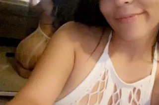 Fav girl Fiji 💦🫦 - Image 9