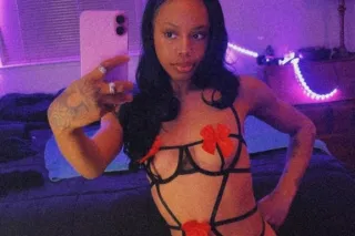 😍 your type petite treat ready... - Image 1