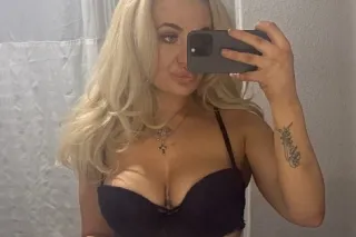 ✨🥰Sexy Blonde🥰✨ Direct To You,... - Image 2