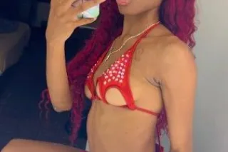 Pretty petite bomb shell💦 - Image 5