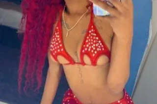 Pretty petite bomb shell💦 - Image 1