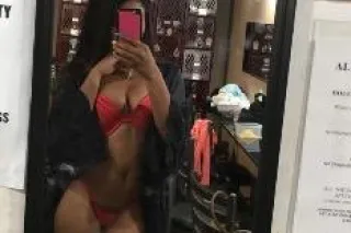 Absolutely Stunning Miiaa - Image 4