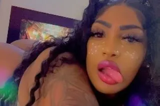 2girls available 💦🍆👅DEEP THROA... - Image 2