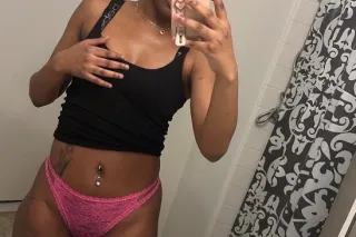 outcalls 2 Girls !!hmu boo😘 - Image 9