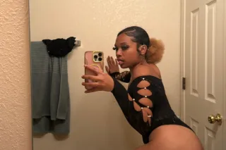 Ready to Party 🎉 and Play 💋 - ... - Image 4