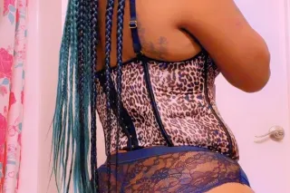 NEW IN TOWN - Image 5