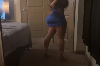 BIG BOOTY 🍑 QUEEN OF BACKSHOTS... - Image 1