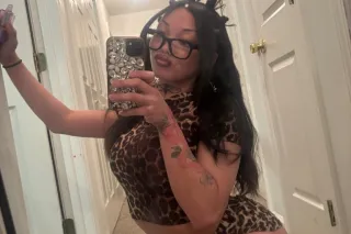 BIG LIPS BIG HEART🫦💦YOUR FAVOR... - Image 1