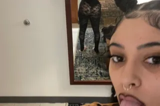 more bettee more exotic red he... - Image 2