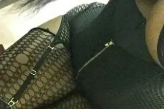 Opening minded dark chocolate ... - Image 4