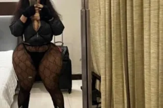 Small Waist, Cute Face Big B00... - Image 1