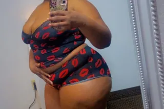 IM AVAILABLE FOR OUTCALLS AND ... - Image 2