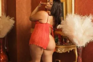 Juicy beauty available now - Image 4