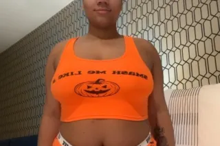 COME SEE THIS SEXY WESTERN EXO... - Image 4