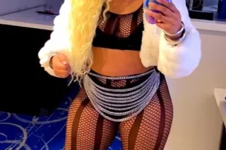 ⚠ DANGEROUS CURVES AHEAD ⚠ 💦💦 ... - Image 2