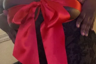 PARTY FAVORS ONLY 😘 - 25 - Image 3