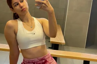 New in the city very cute whit... - Image 1