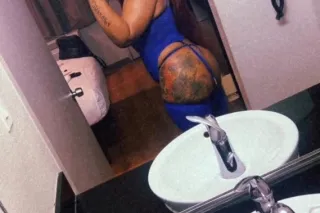 DOUBLE THE TROUBLE 👯♀ . TWO GU... - Image 1