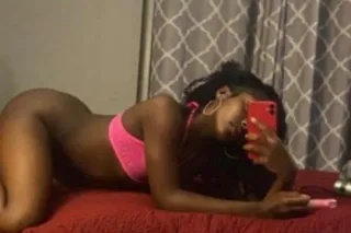 here for a while catch me while you can 💋 - Image 2