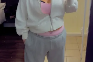 💦FRESH TIGHT and READY TO GET YOU RIGHT 🥰 - Image 4