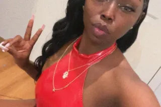 ✨𝓕𝓵𝓪𝔀𝓵𝓮𝓼𝓼 sexy and Petite 𝓑𝓸𝓶𝓫... - Image 2