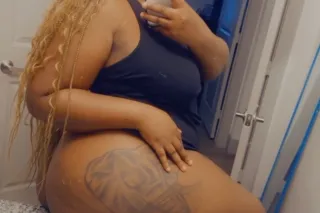 BIG BOOTY THICK CHOCOLATE EBONY ....Come get relaxed dadddy & let me relieve some stress 😜🤪💦💦 - Image 5