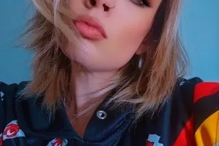 playful obedient girlfriend experience WHATsapp 334-4 01-6304 - Image 1