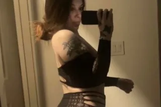 NEW GIRL (YOUNG✨FUUUUUN) IN TO... - Image 3