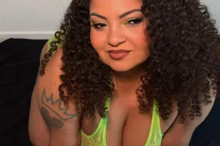 4’11 Puerto Rican Beauty 😍 - 3... - Image 4