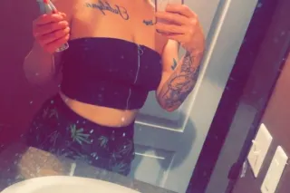 sexy blue eyed snowbunny - Image 1