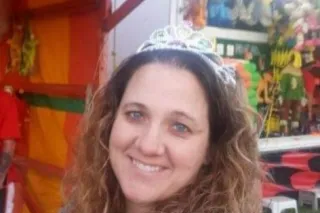 SSSSHHHH......Sneak over and c... - Image 3