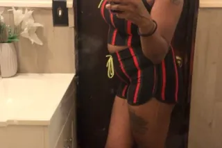 hottest girl - 32 - Image 1