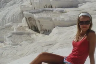 Alice visiting town - Image 5