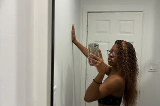 NEW IN TOWN LETS HANGOUT 😏💦 - Image 2