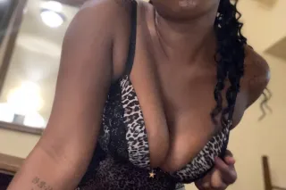 SEXY THICK EBONY - 24 - Image 1