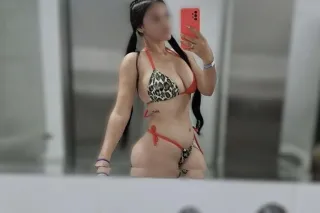 Sexy latina lista para ti escr... - Image 1