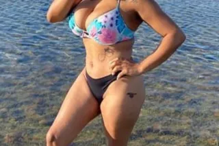 Sexy Latina. Back again to giv... - Image 2