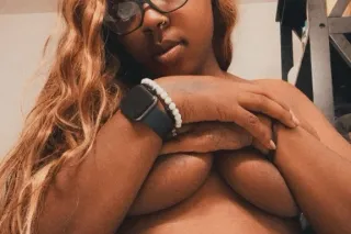 All I need tonight is you and ... - Image 1