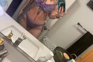 Slim Thicc Baddie - Image 8