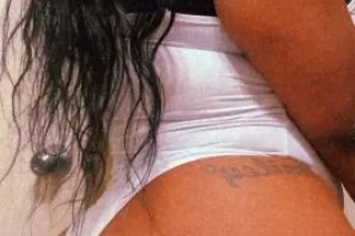 New Hottie in town A DIFFRENT ... - Image 1