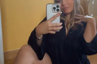 💦💦busty blonde 💦🍓 - Image 1