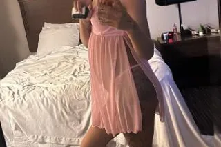 Lightskinnn fun and wet 5-5 is my hours after that don't text or call me 🥰 - Image 4