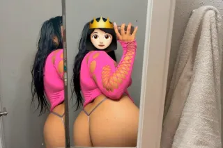 chica sexi latina disponible 🔥... - Image 1