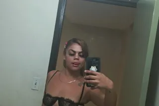 Thick Wet Pussy Ready for you baby 💋 - Image 3