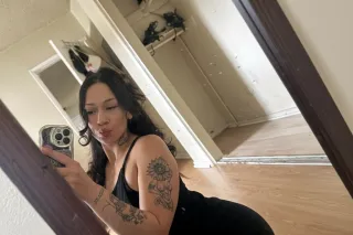 dream girl 🍭😋🫦facetime and con... - Image 3