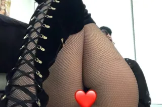 seduction has never been so ta... - Image 2