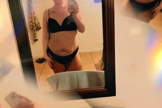 lets relax❤‍🔥 or get freaky🫣 - Image 4