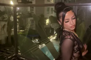 Curvy petite big booty Latina 😍 - Image 7