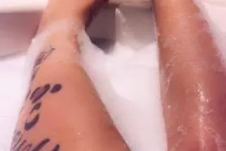 Cute Hottie 🥰 Nice Body 💪🏼 Wit... - Image 4