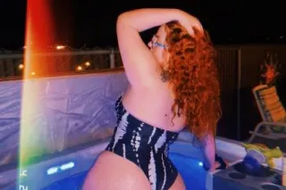 ALL NATURAL BIG BOOTY RED HEAD... - Image 1